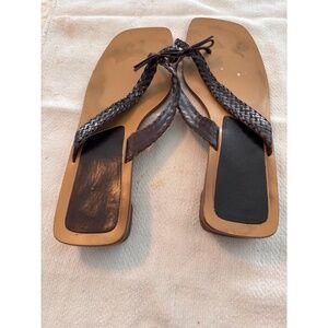 ANN TAYLOR Wm Size 8.5M Brown Braided Straps Square Toe Flat Flip Flop Sandals